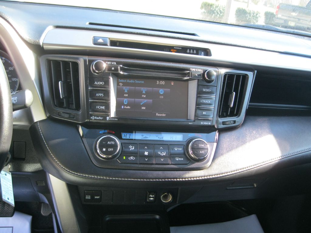 Photo 23 of this TOYOTA RAV4