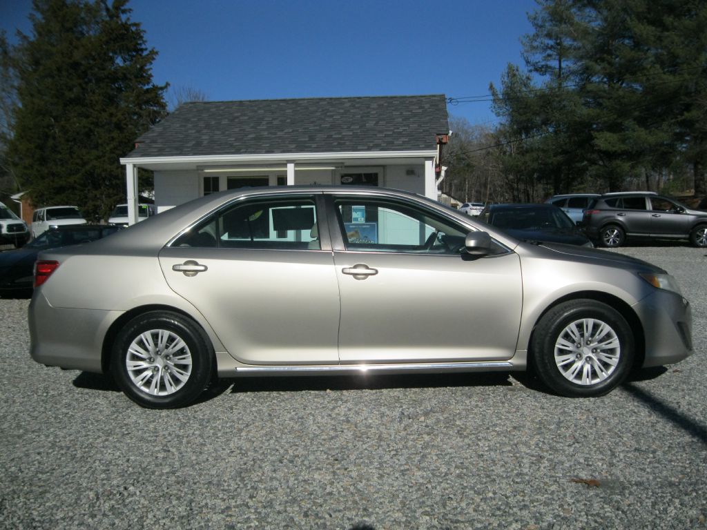 Photo 6 of this TOYOTA CAMRY