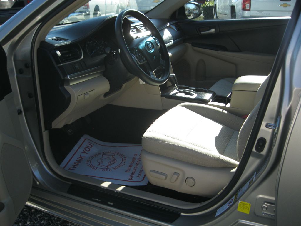 Photo 9 of this TOYOTA CAMRY