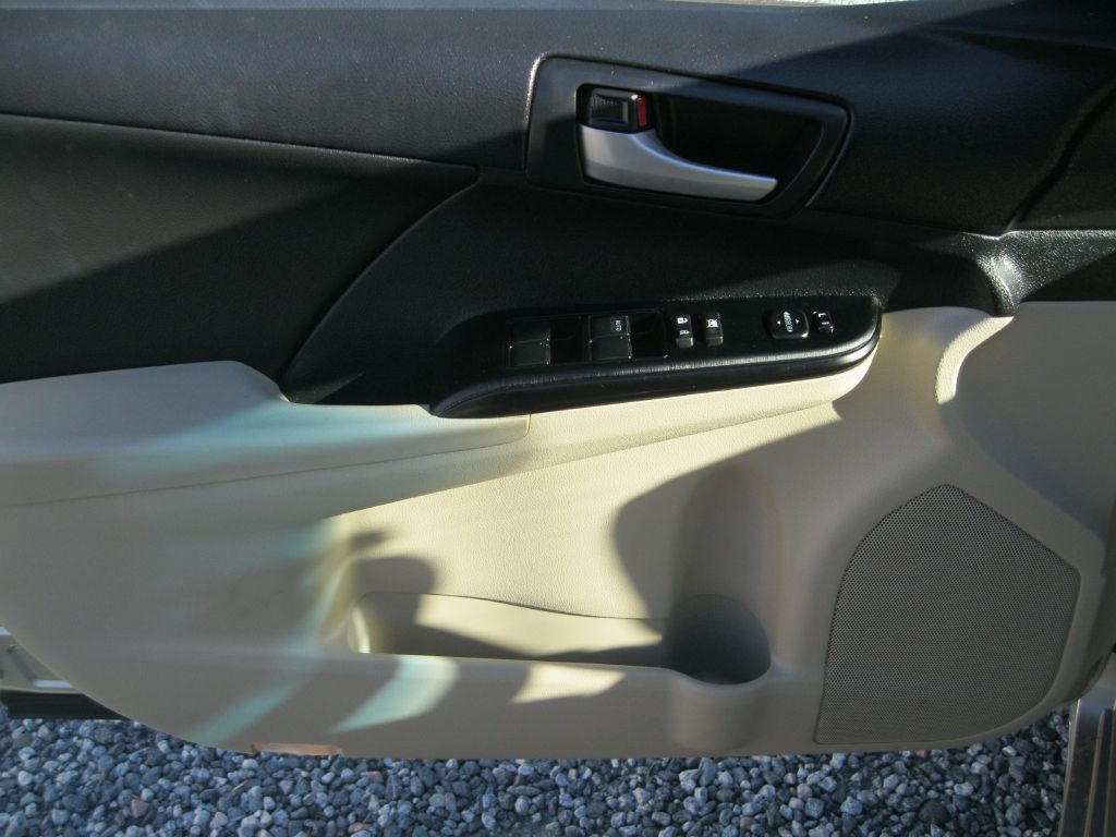 Photo 10 of this TOYOTA CAMRY
