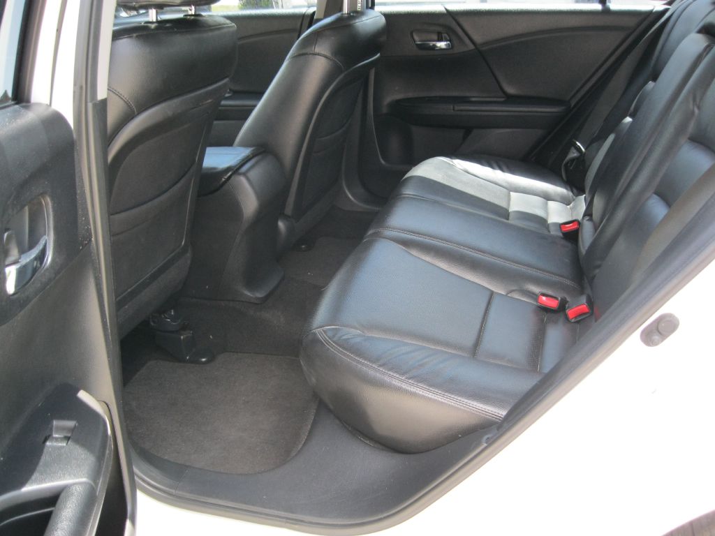 Photo 11 of this HONDA ACCORD