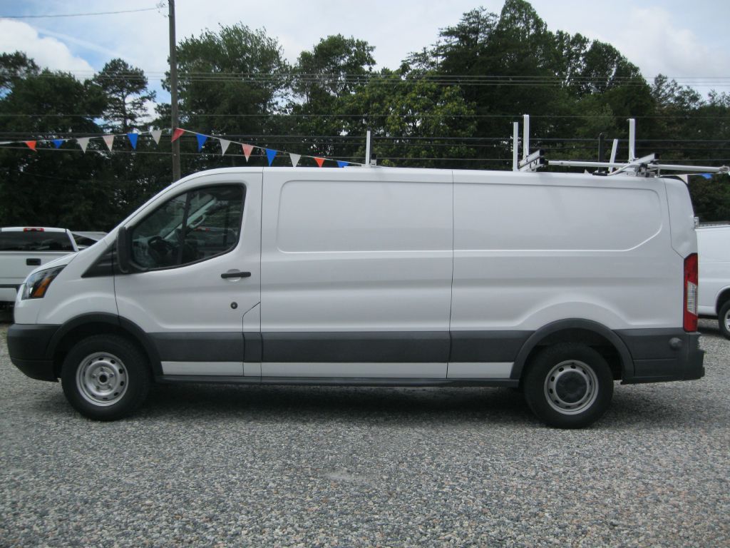 Photo 2 of this FORD TRANSIT
