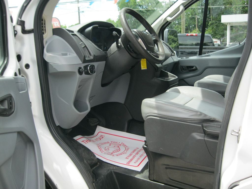 Photo 15 of this FORD TRANSIT