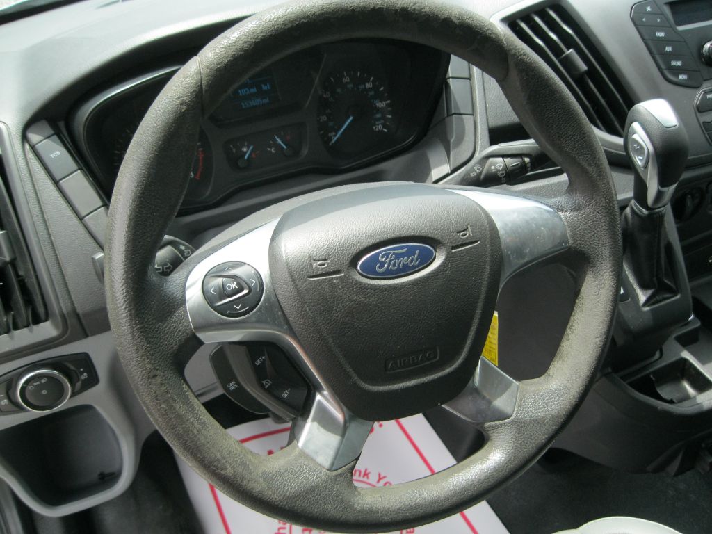 Photo 17 of this FORD TRANSIT