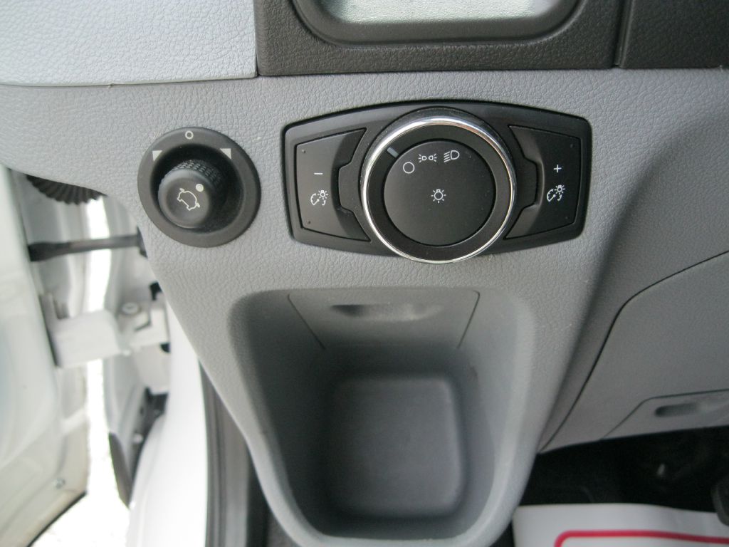 Photo 19 of this FORD TRANSIT
