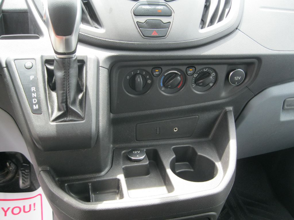 Photo 21 of this FORD TRANSIT