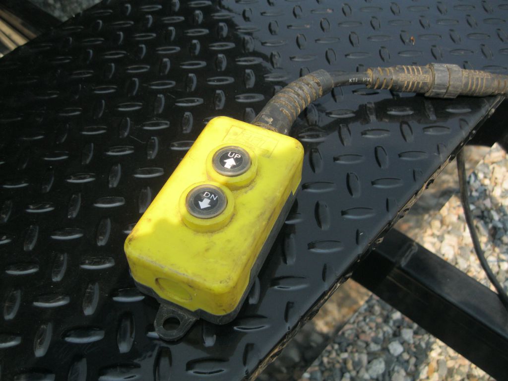 Photo 11 of this SURE-TRAC DUMP