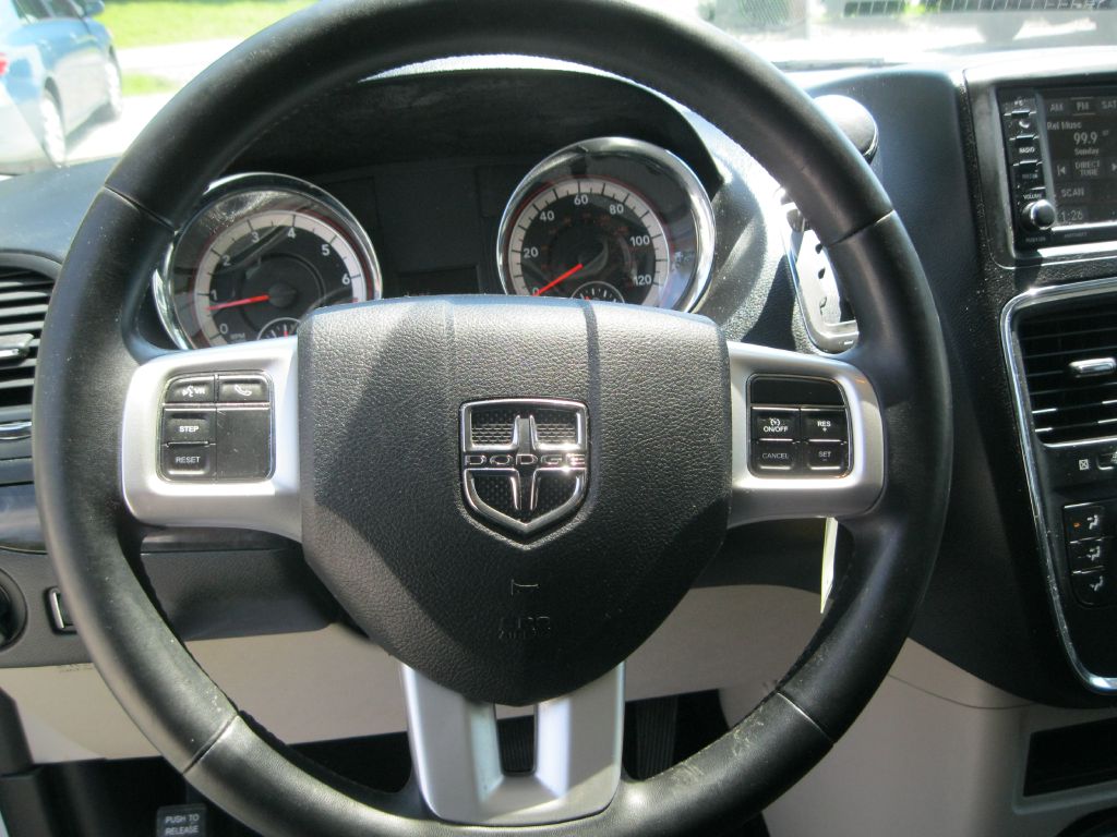 Photo 12 of this DODGE GRAND CARAVAN