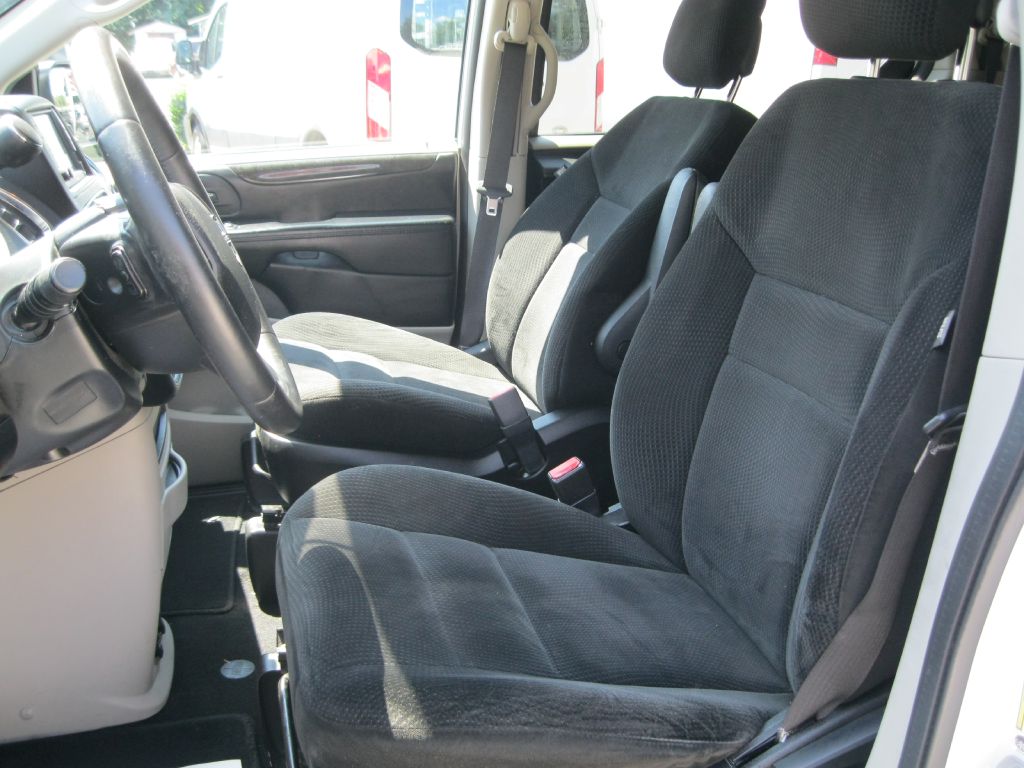 Photo 10 of this DODGE GRAND CARAVAN