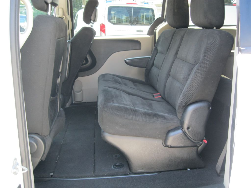 Photo 17 of this DODGE GRAND CARAVAN