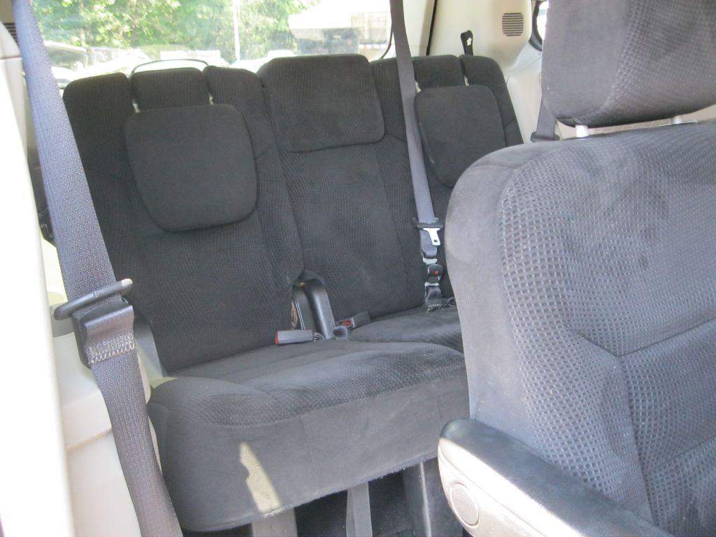 Photo 18 of this DODGE GRAND CARAVAN
