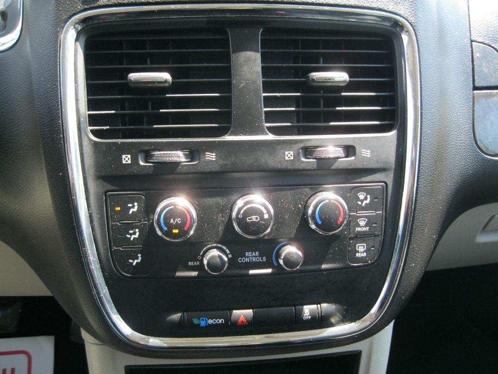 Photo 14 of this DODGE GRAND CARAVAN
