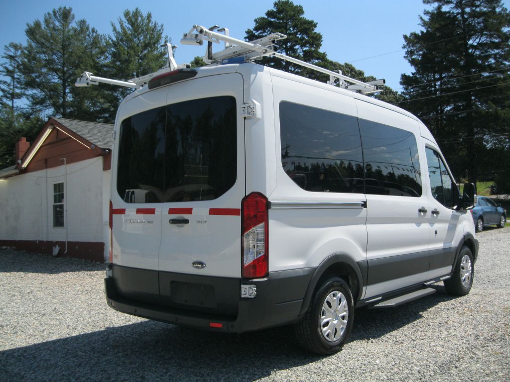 Photo 5 of this FORD TRANSIT