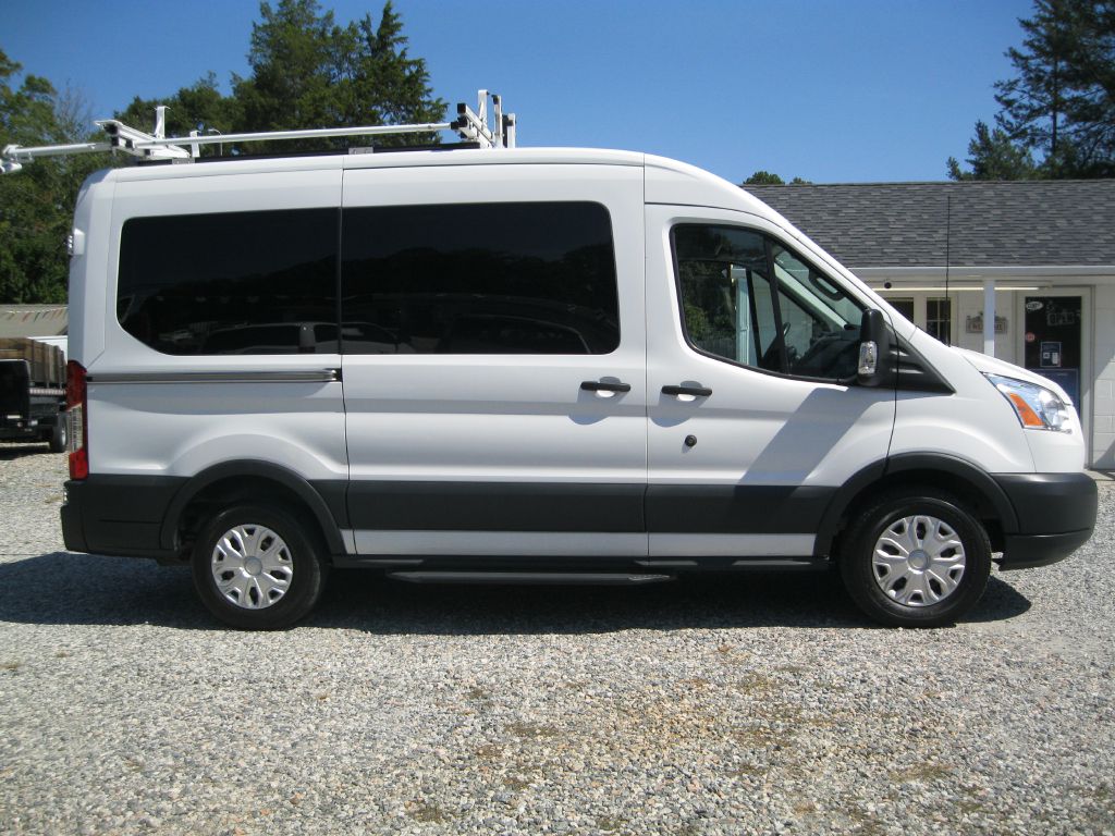 Photo 6 of this FORD TRANSIT