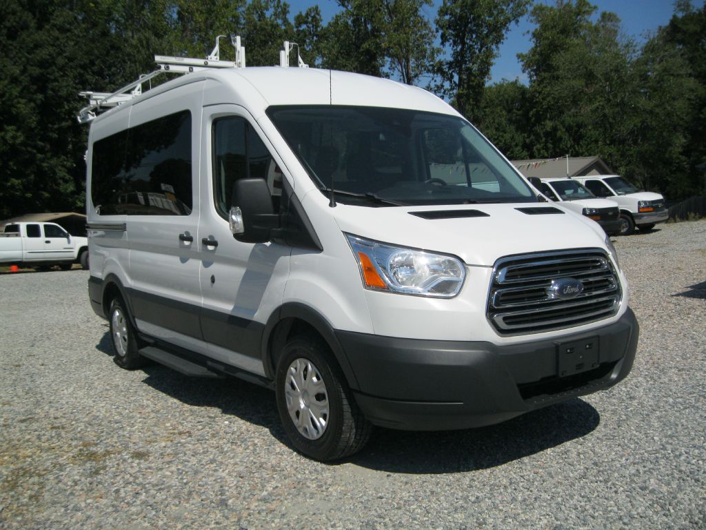 Photo 8 of this FORD TRANSIT