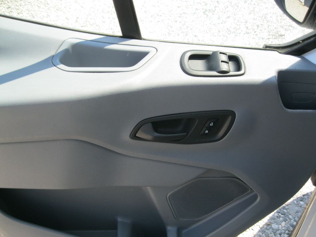 Photo 12 of this FORD TRANSIT