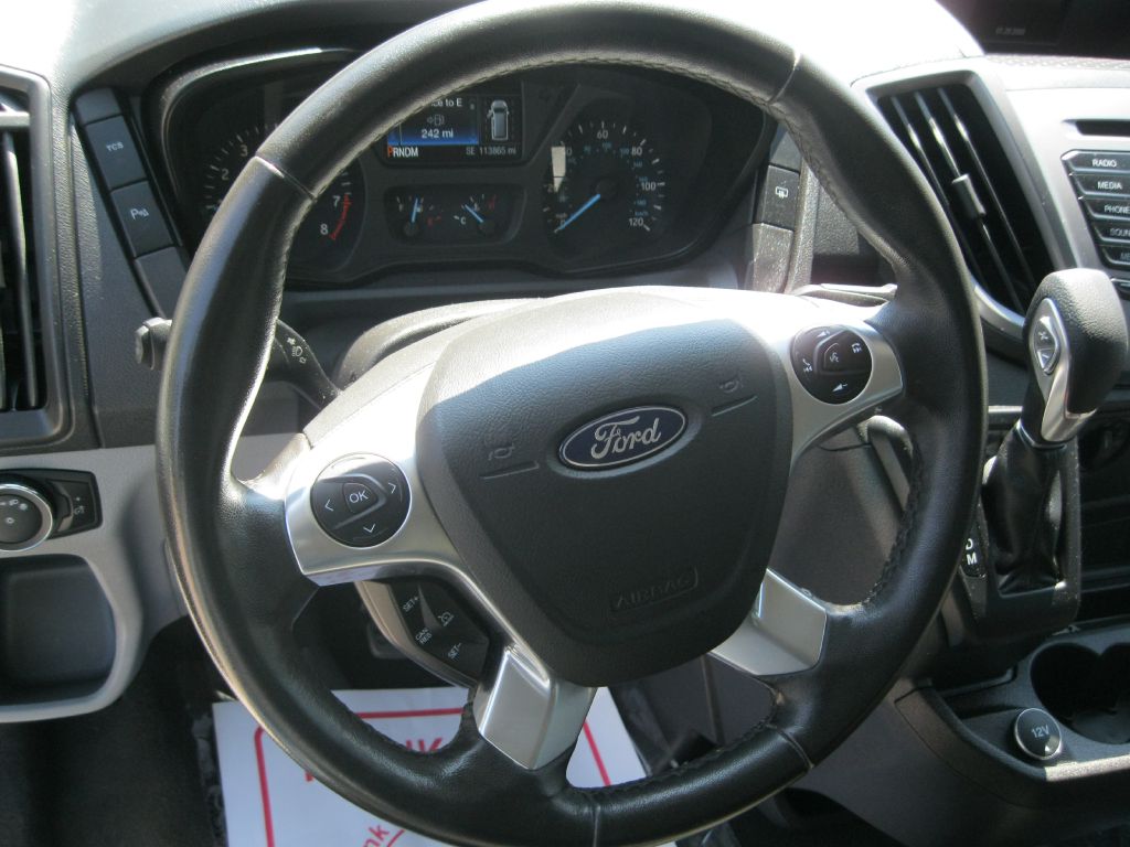 Photo 13 of this FORD TRANSIT
