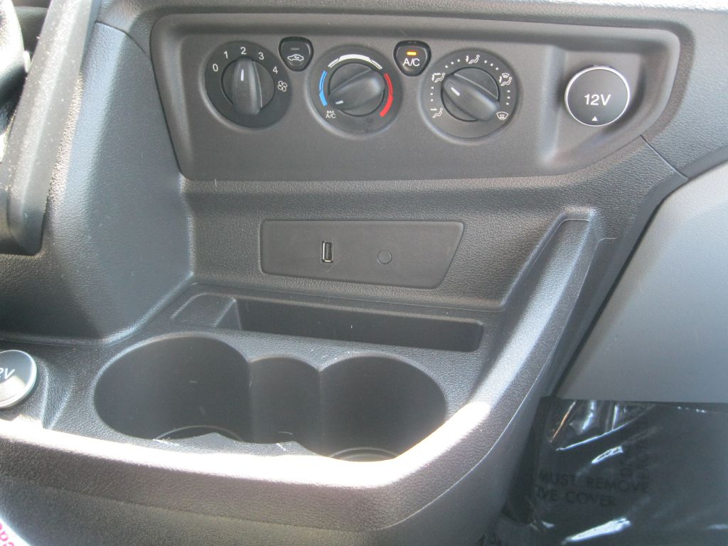 Photo 18 of this FORD TRANSIT