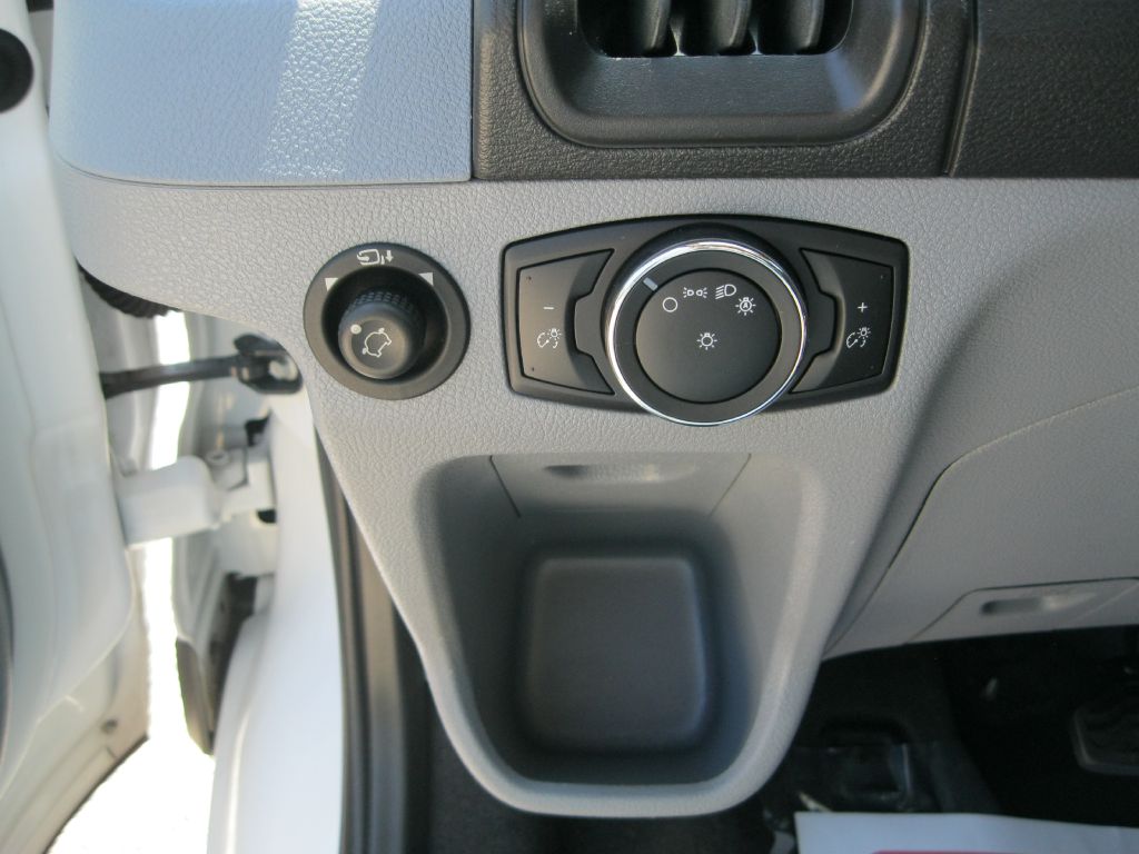 Photo 19 of this FORD TRANSIT