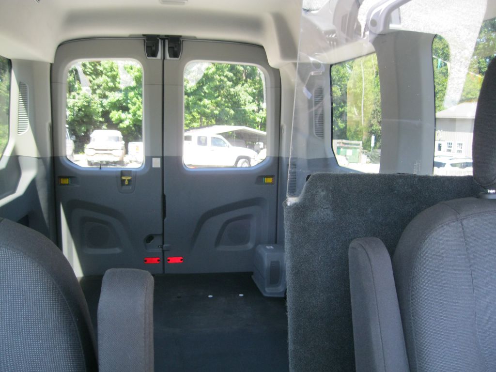 Photo 21 of this FORD TRANSIT