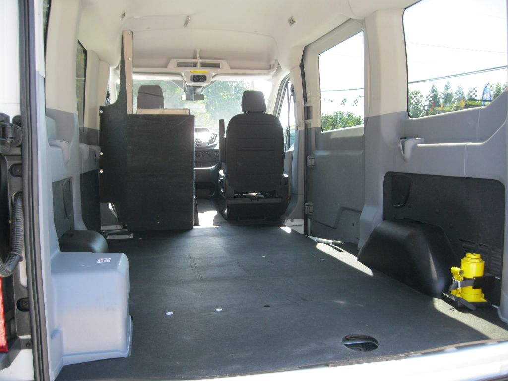 Photo 22 of this FORD TRANSIT