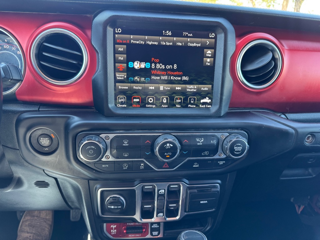 Photo 19 of this JEEP GLADIATOR
