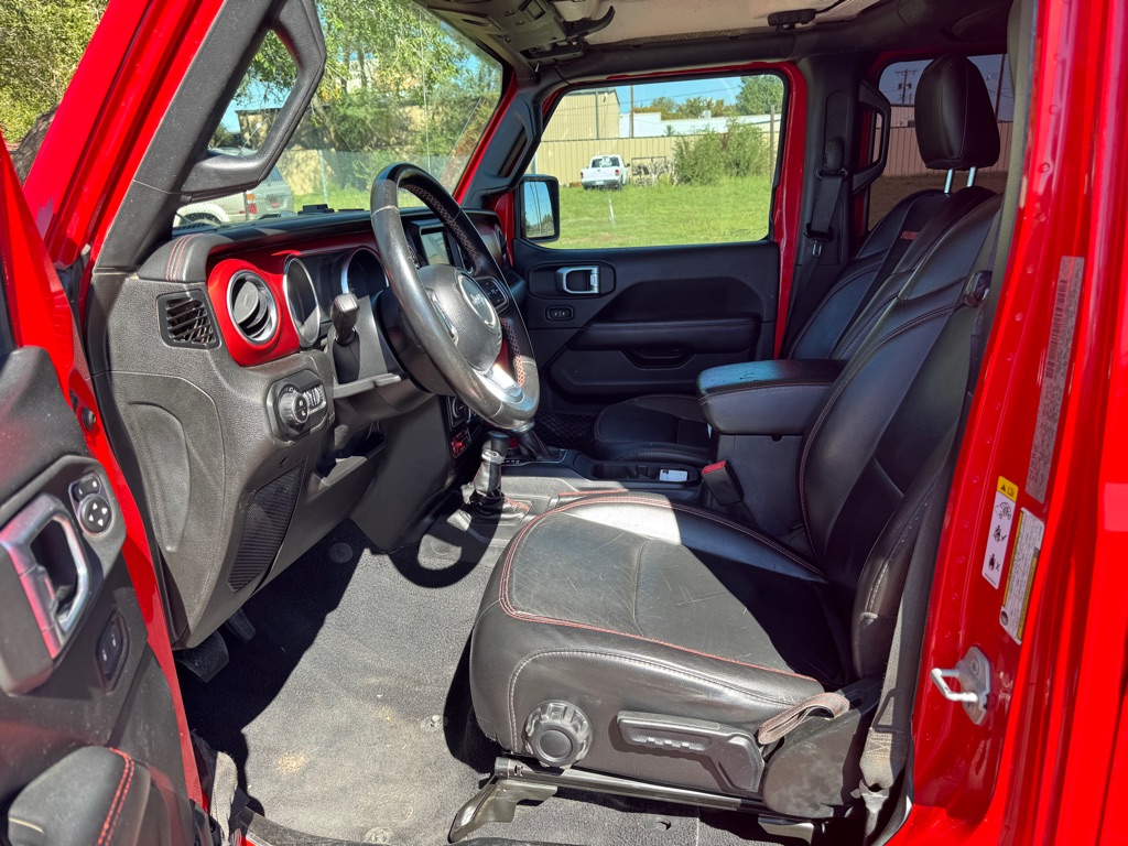 Photo 15 of this JEEP GLADIATOR