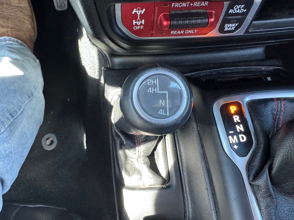 Photo 21 of this JEEP GLADIATOR