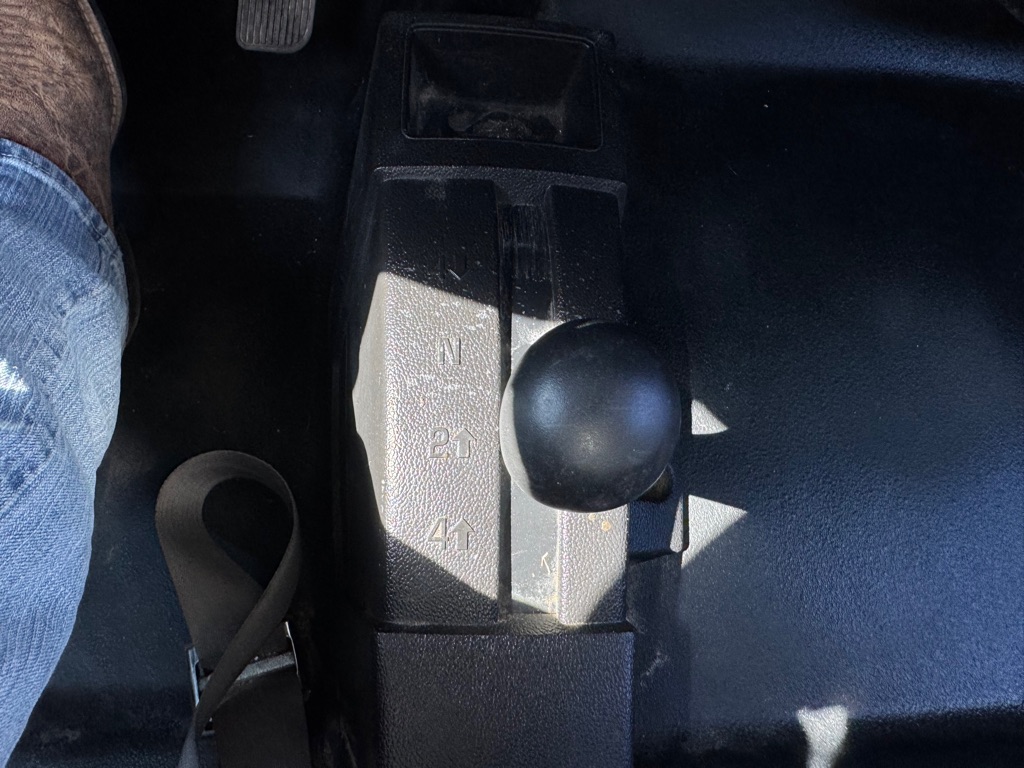 Photo 21 of this CHEVROLET SILVERADO 2500