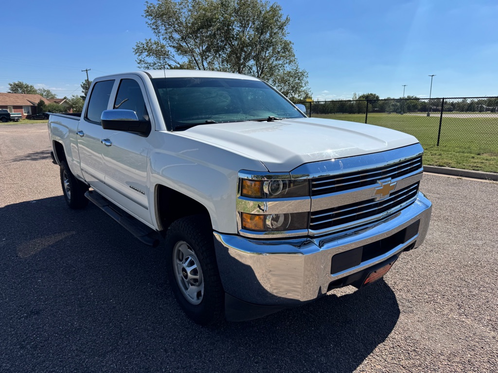 Photo 4 of this CHEVROLET SILVERADO 2500