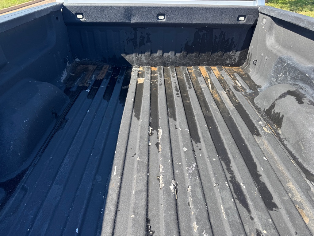 Photo 9 of this CHEVROLET SILVERADO 2500