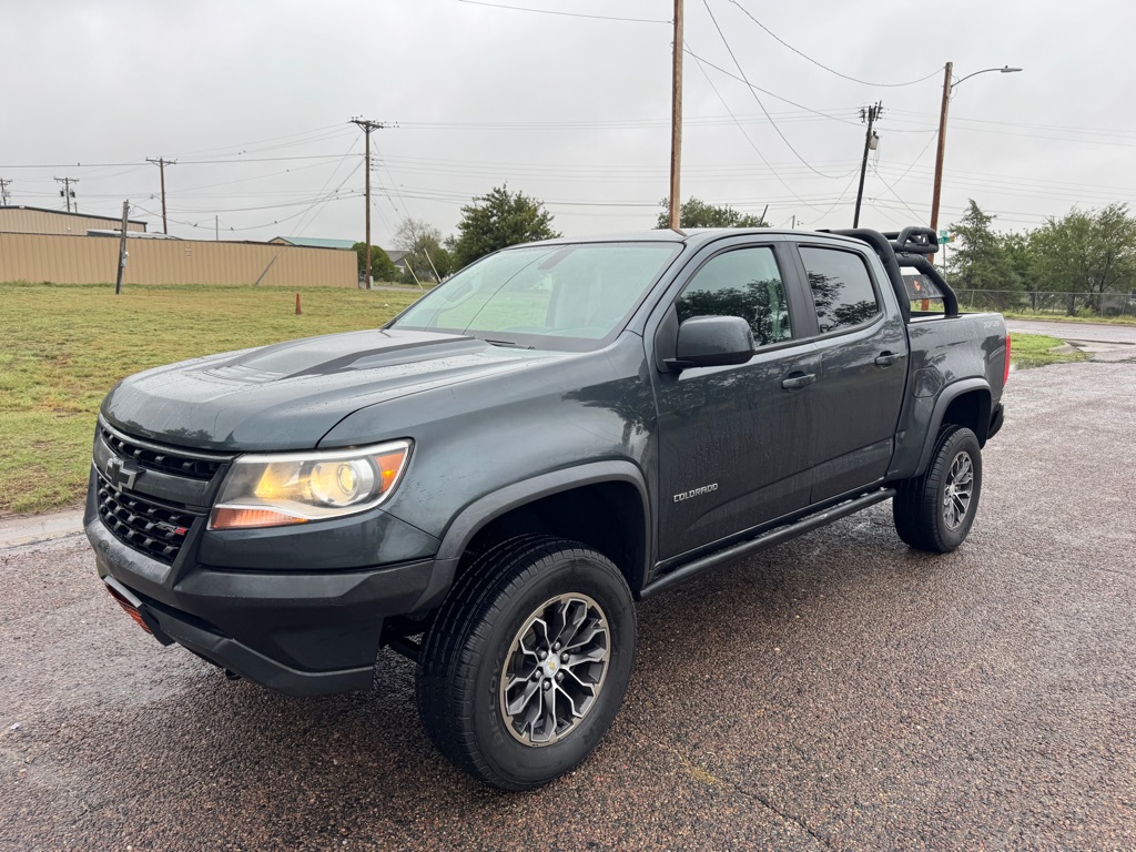 Photo 2 of this CHEVROLET COLORADO