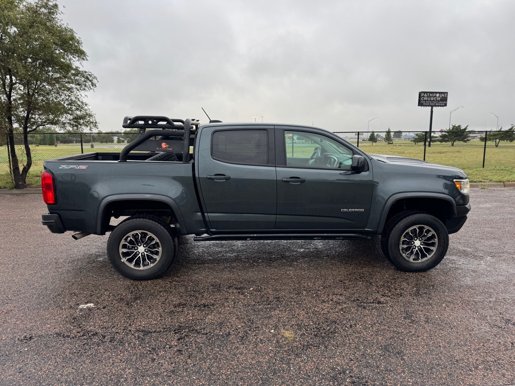 Photo 5 of this CHEVROLET COLORADO