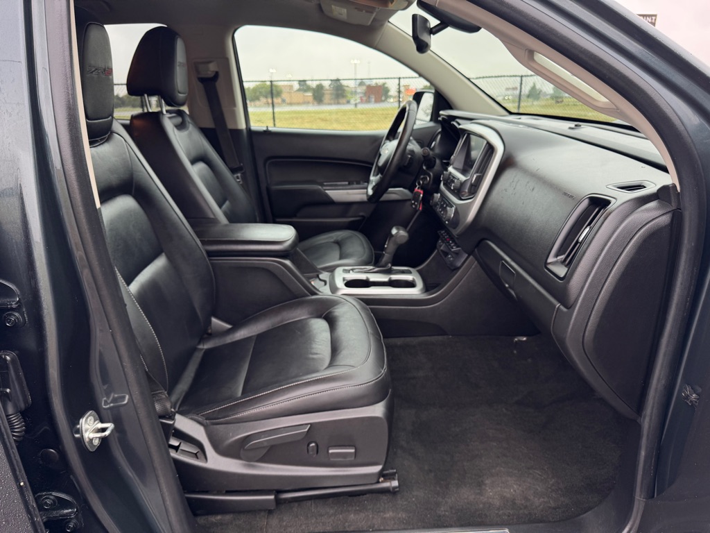 Photo 12 of this CHEVROLET COLORADO