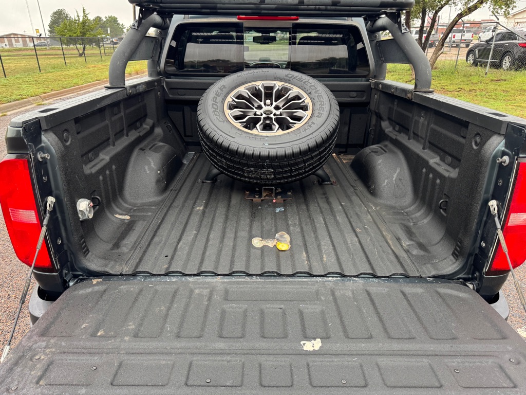 Photo 10 of this CHEVROLET COLORADO