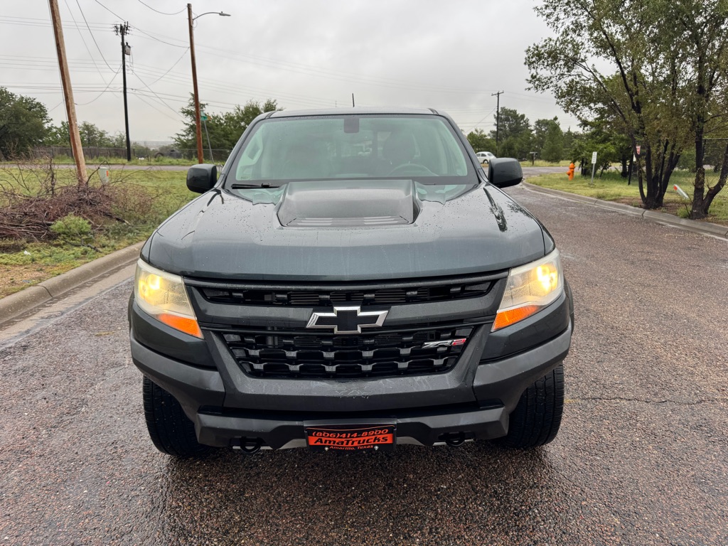 Photo 3 of this CHEVROLET COLORADO