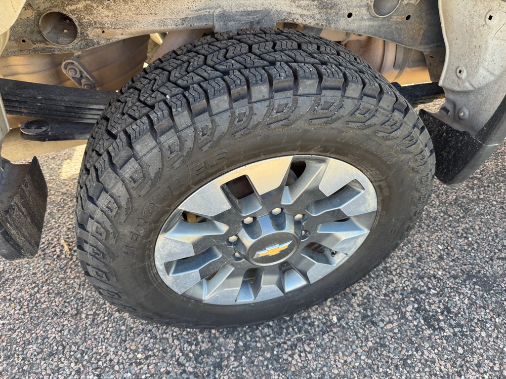 Photo 11 of this CHEVROLET SILVERADO 2500