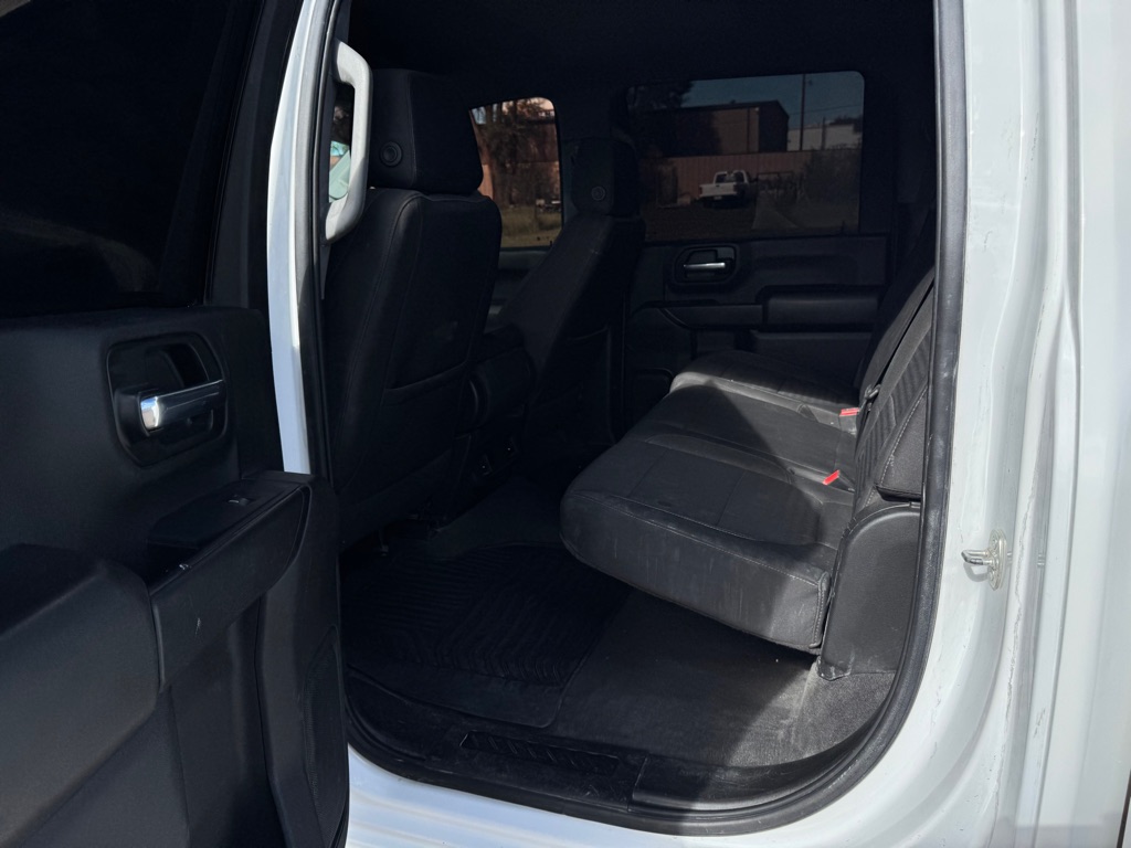 Photo 13 of this CHEVROLET SILVERADO 2500