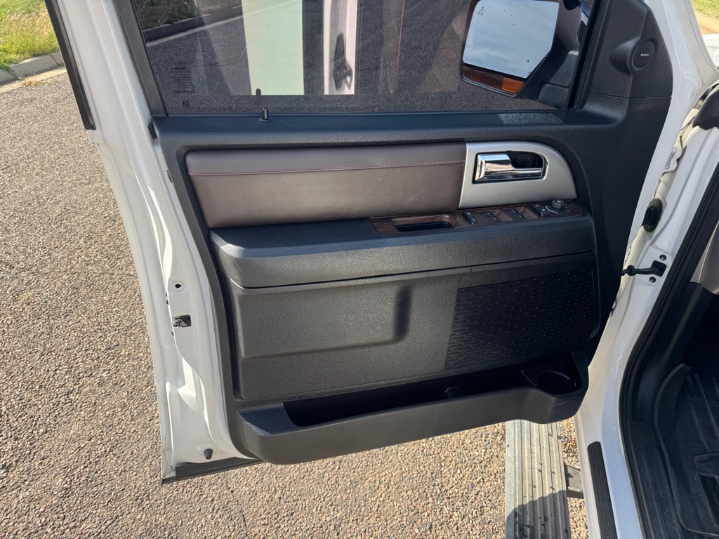 Photo 16 of this FORD EXPEDITION