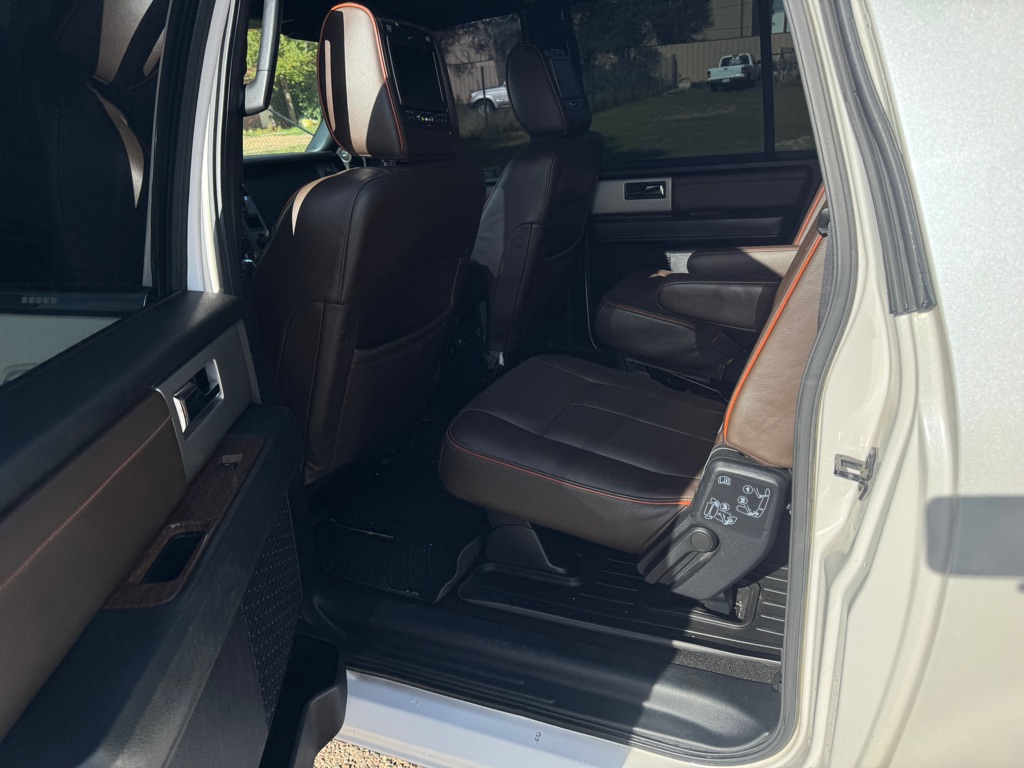Photo 12 of this FORD EXPEDITION