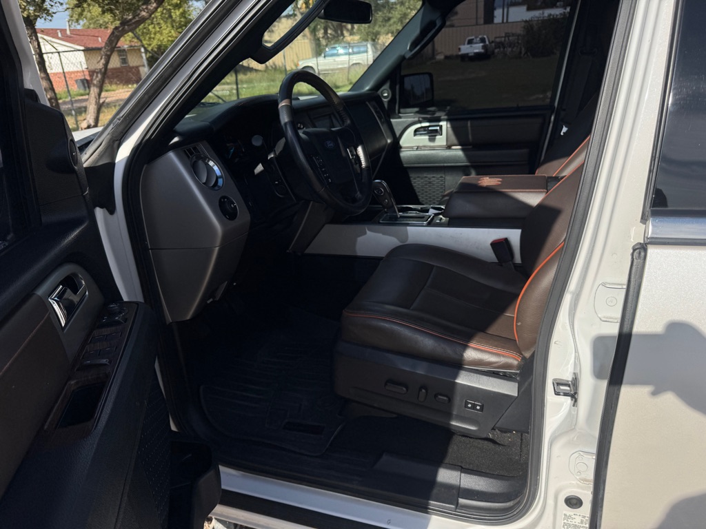 Photo 15 of this FORD EXPEDITION