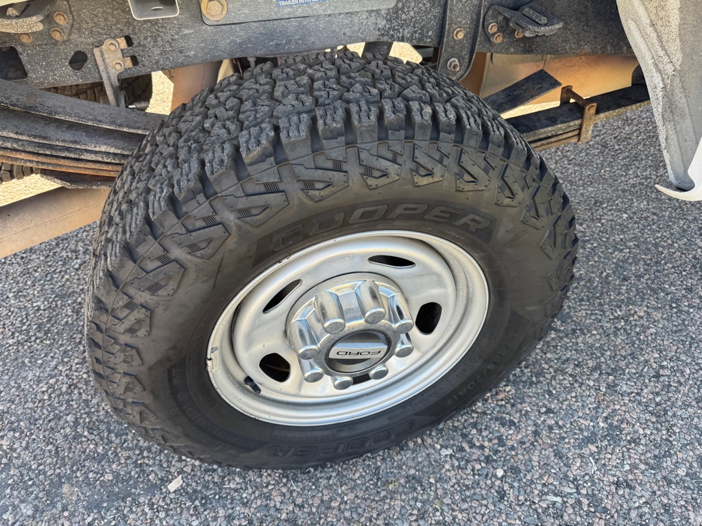 Photo 11 of this FORD F250