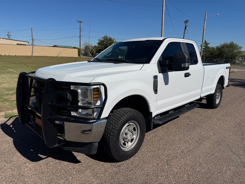 Photo 2 of this FORD F250