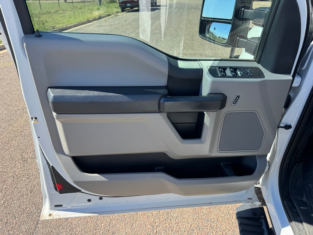 Photo 17 of this FORD F250