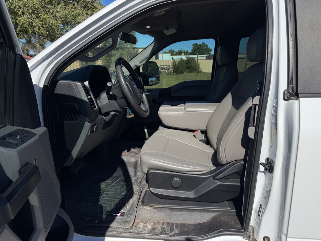 Photo 14 of this FORD F250
