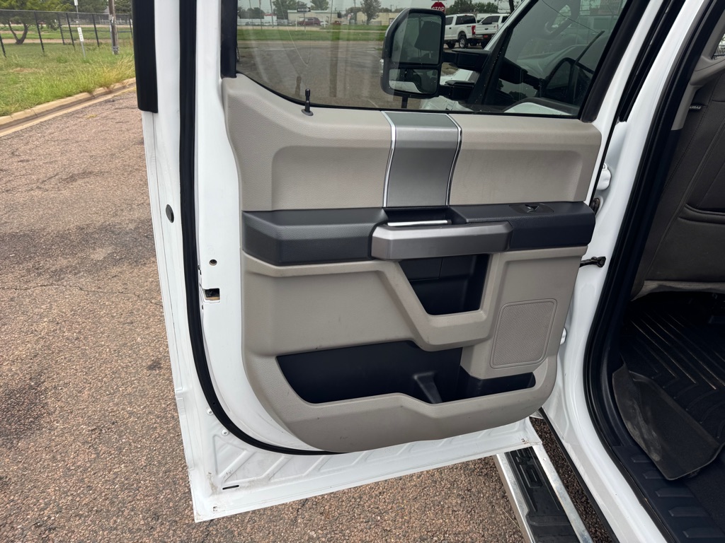 Photo 15 of this FORD F250