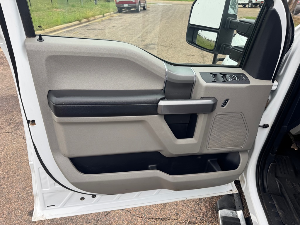 Photo 16 of this FORD F250