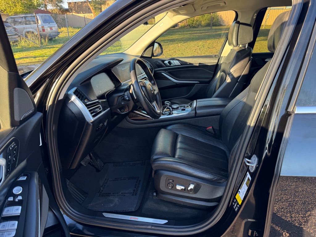 Photo 14 of this BMW X7