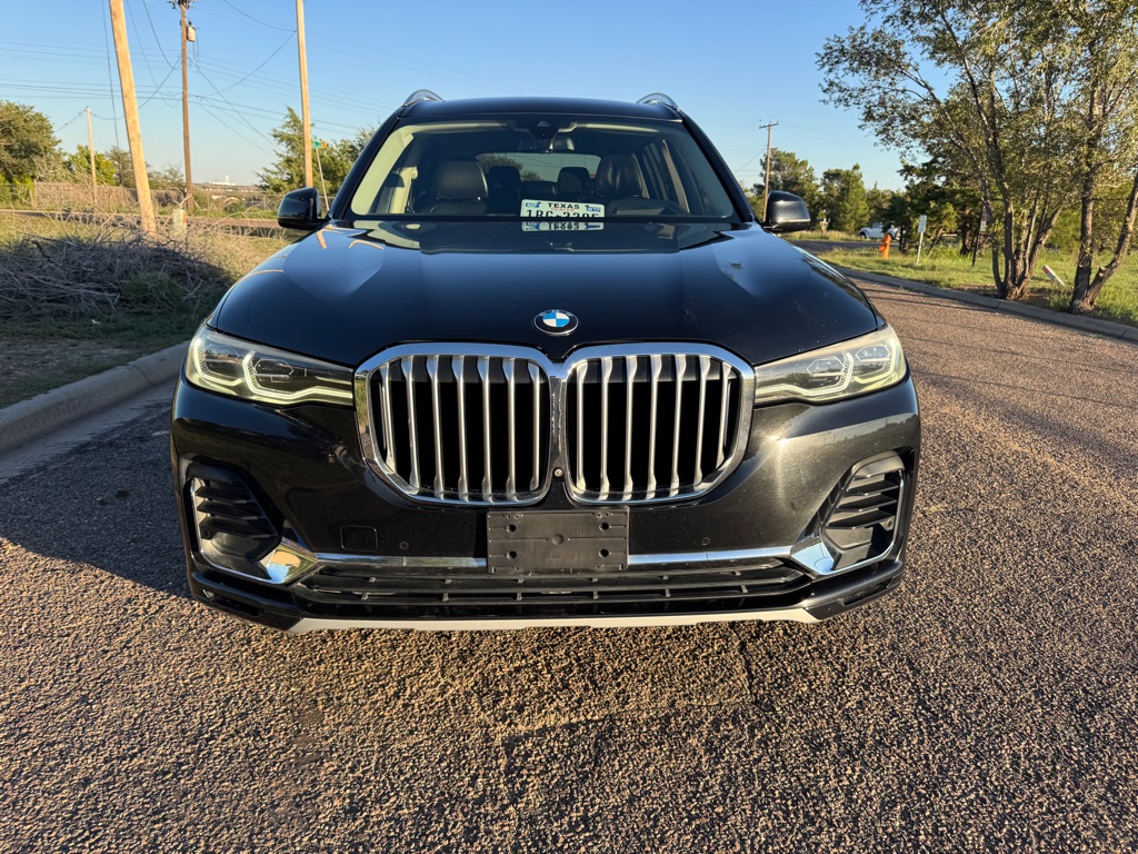 Photo 3 of this BMW X7