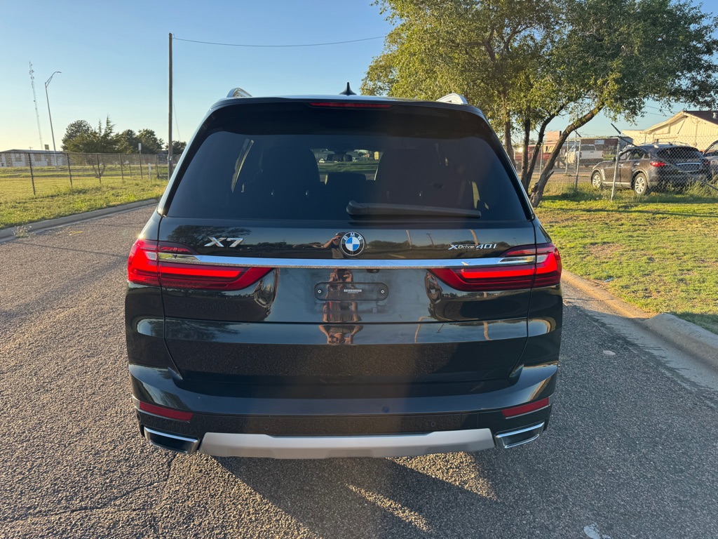 Photo 7 of this BMW X7